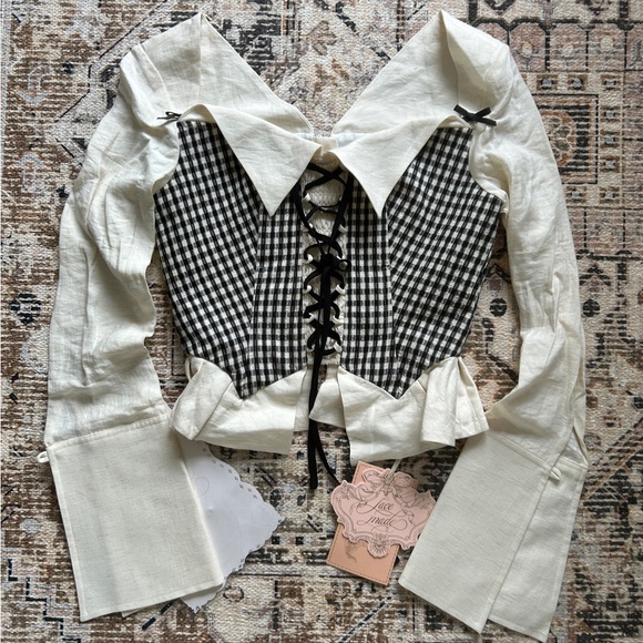 Lace Made Corset Top - Picture 3 of 4